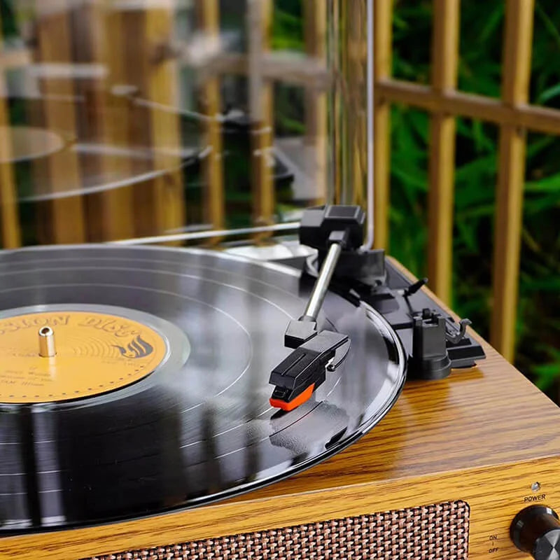 VinyyLux Creates The Perfect Atmosphere For Music Lovers